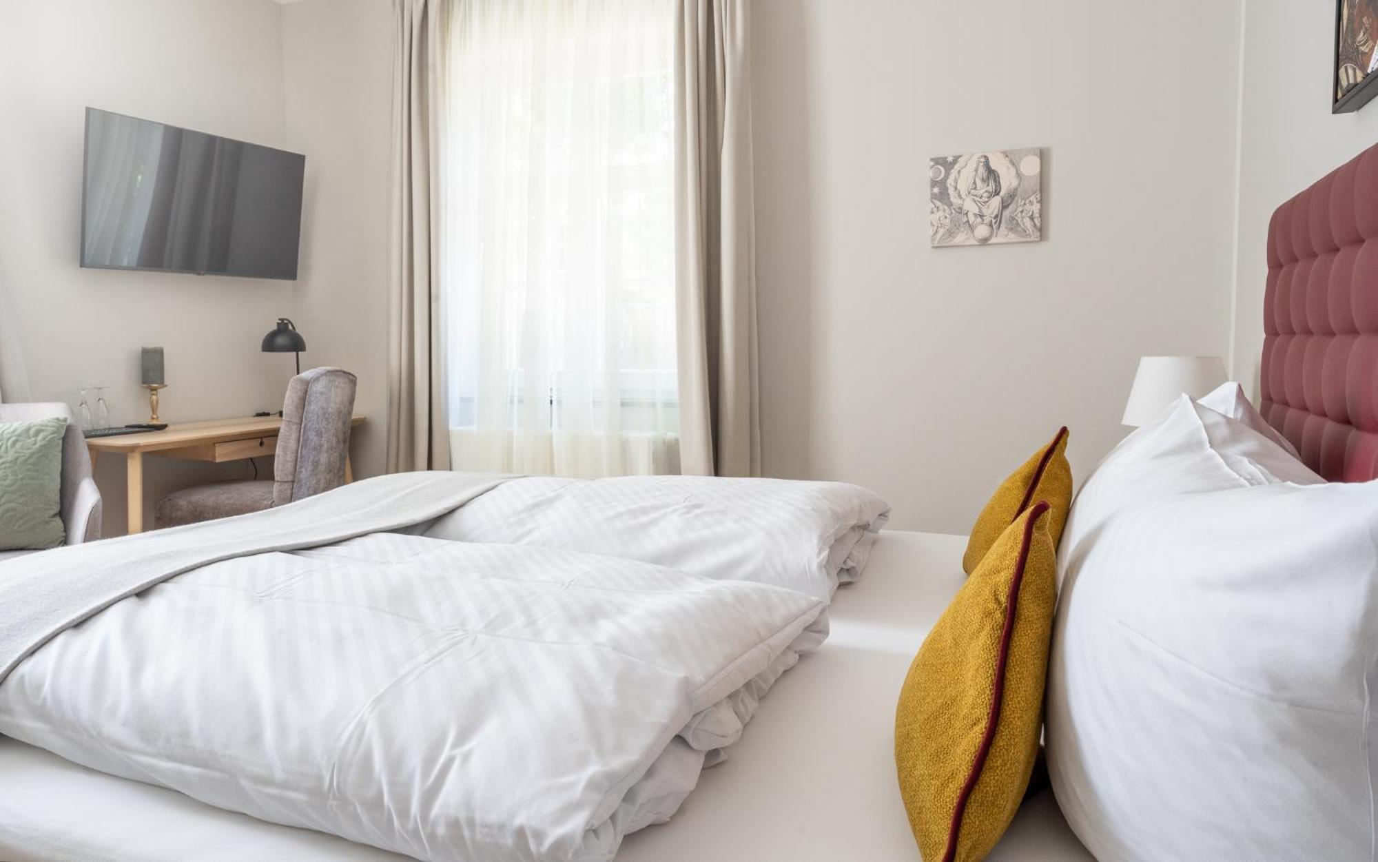 Up Hus Hotel 네우루핀 외부 사진